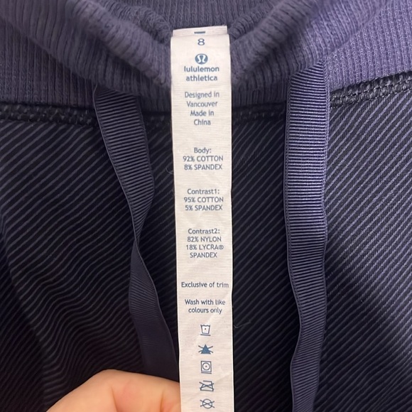 Lululemon Cropped Cargo Pants Purple 8 NWOT - Picture 14 of 15